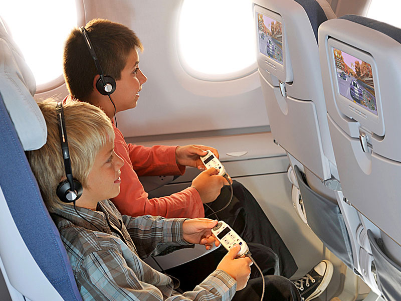 Illustration for article titled Sex 'n Spas: The Future (And Not So Future) of In-Flight Entertainment